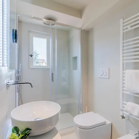 Casa Grey, 2 Bedrooms 2 Bathrooms *